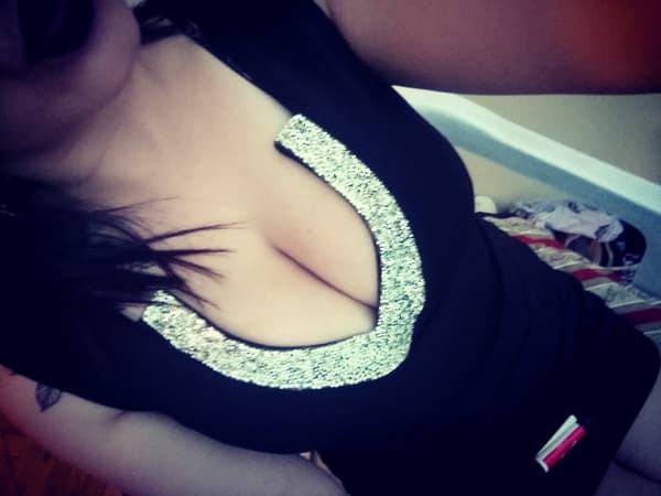 3477843984