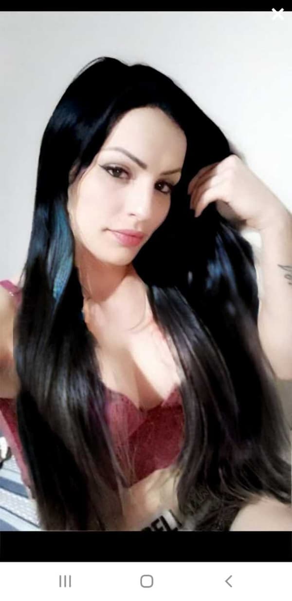 3883781404