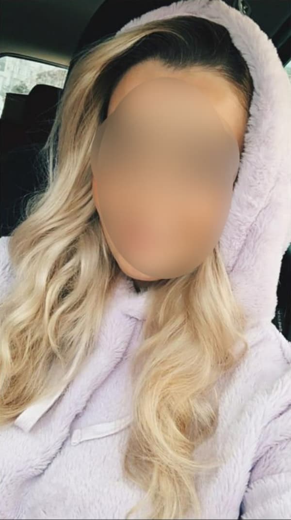 3271543627
