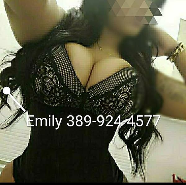3893403902
