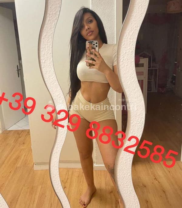 3298832585