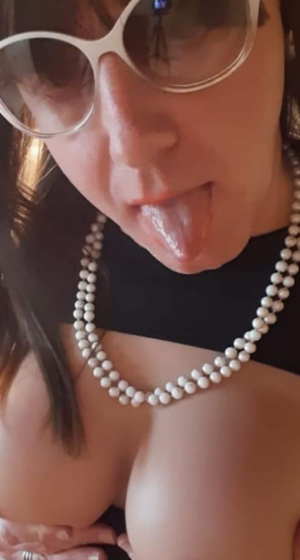 3921604033