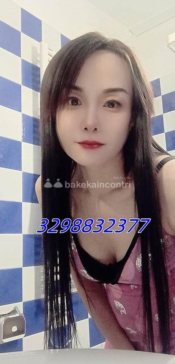 3298832377